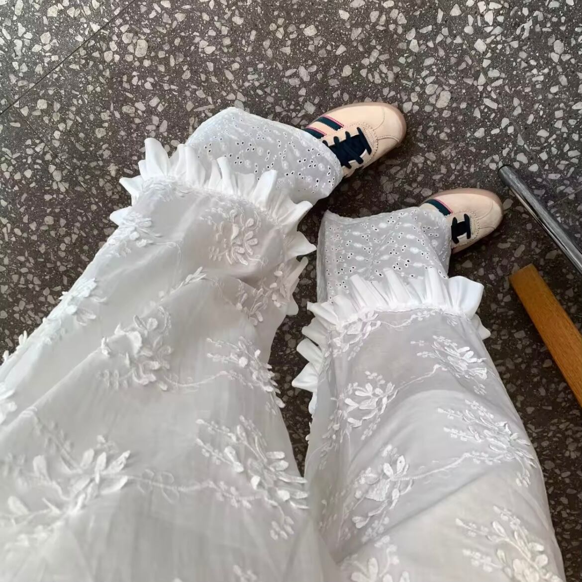 フリルレースパンチングロングパンツ