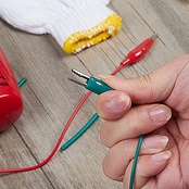 YFFSFDC 5色30本セットテスターワイヤー 50cmりワニ口クリップ ダブルエンド電気テスト用ケーブル コネクタワイヤ回路実験のリード 電子工作用 (赤 白 黒 緑 黄)