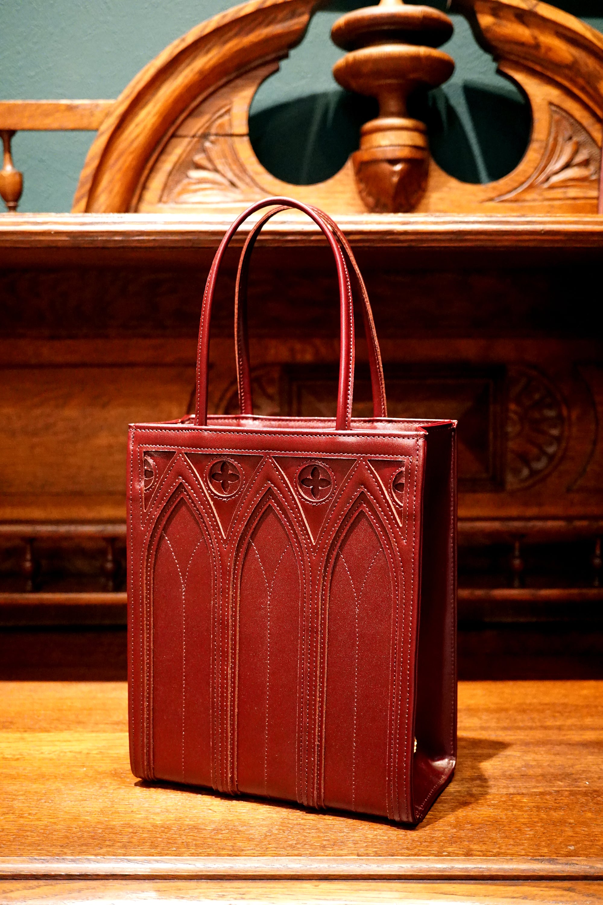 中世ゴシック建築モチーフの「カテドラルバッグ1C」（本革製）／ボルドー bordeaux cathedral bag | EARL’S  FAVOURITE（アールスフェボリット） powered by BASE