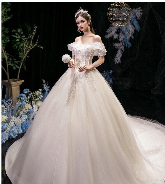 美品！ ウエディングドレス ホワイト キラキラチュール 華やかなトレー