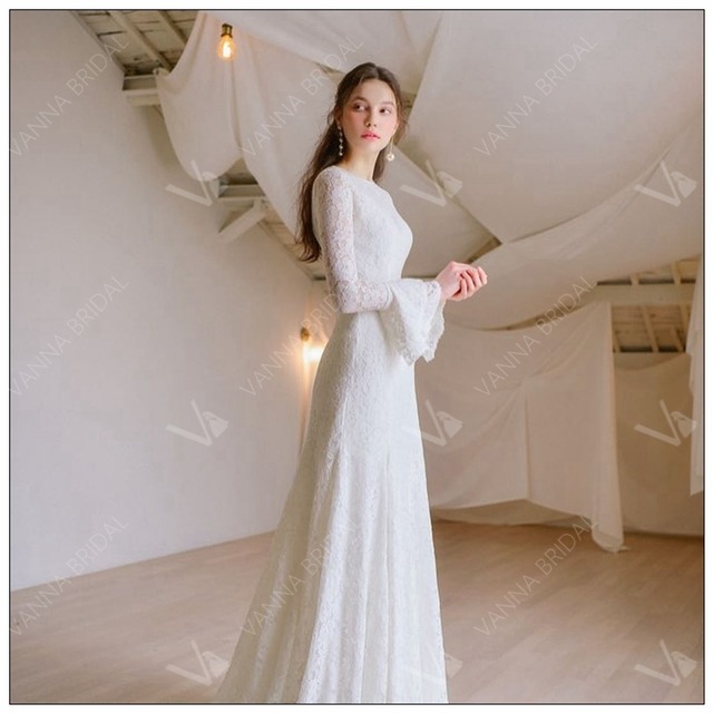 ナチュラルで女性らしい雰囲気のドレス 総レースで軽さを出して ホワイト ウェディングドレス 結婚式 披露宴 二次会 N236 Hollys Wedding