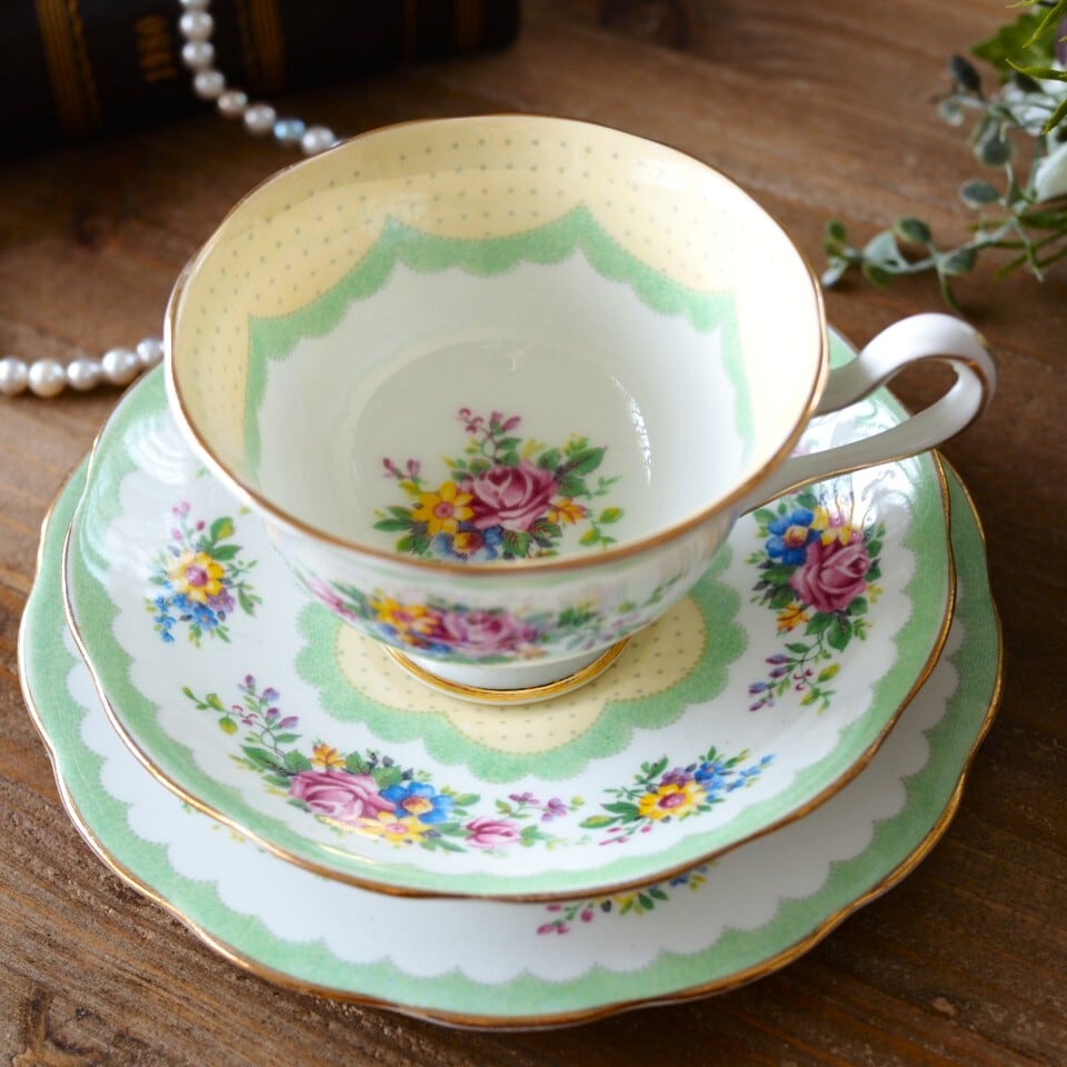 ロイヤルアルバート　バニー　トリンケット ロイヤルアルバート | antique FEELPORT アンティーク食器の専門店