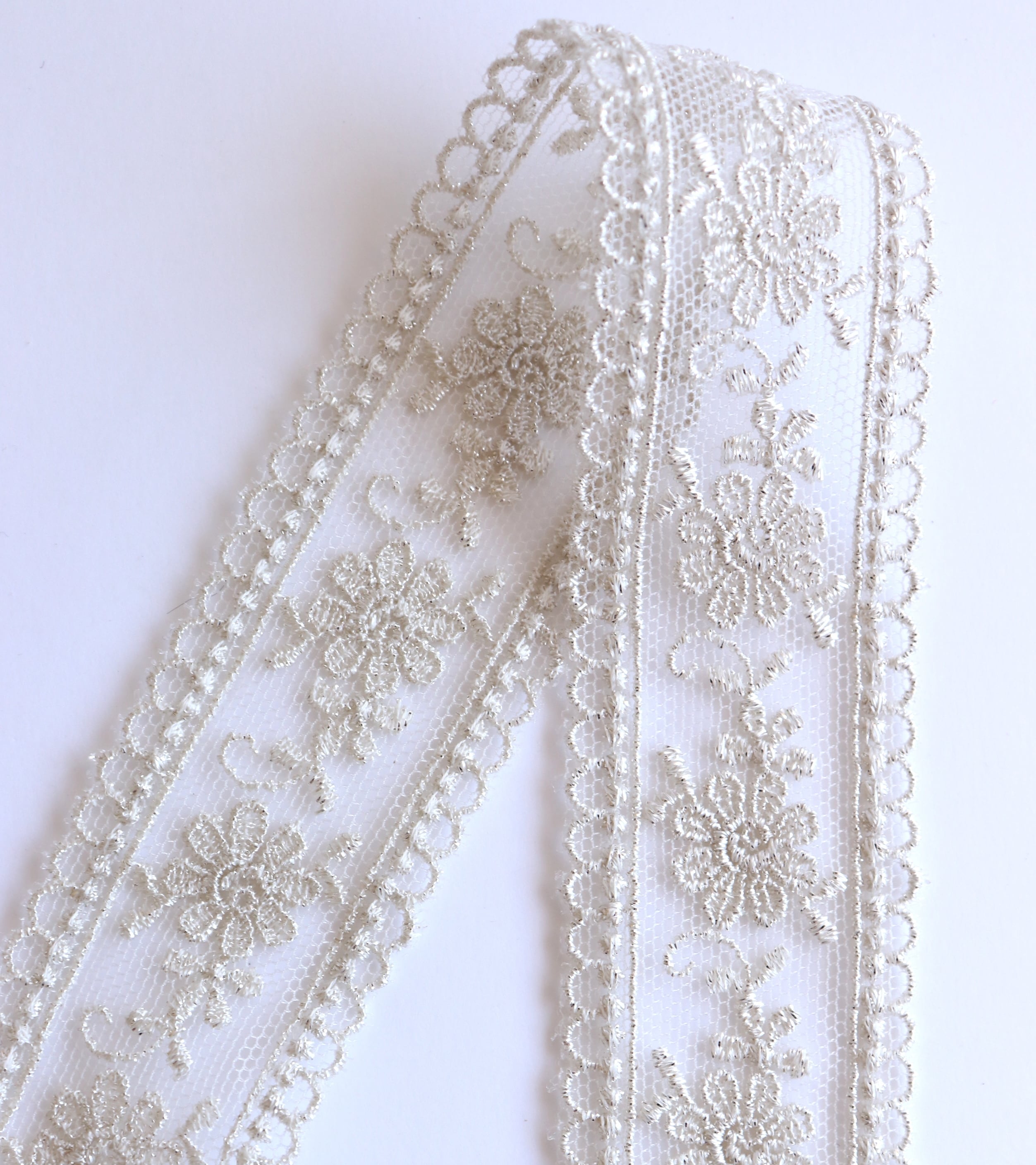 メタリックチュールレース 色：シルバー [MOKUBAリボン] 50cm