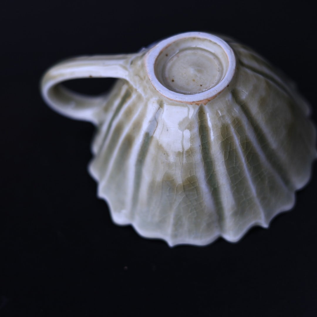 AS 宮田竜司 灰釉稜花カップ | 芦屋貴兆陶家 online shop