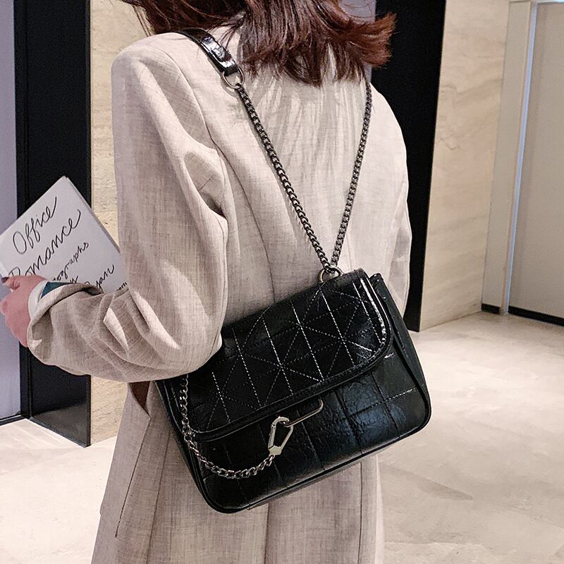 秋冬ハイエンドバッグレディース2020ニューファッションとワイルドな雰囲気のワンショルダーメッセンジャーバッグネットレッドチェーンストレイバッグ Tiancai_Wing_Bag68178516109