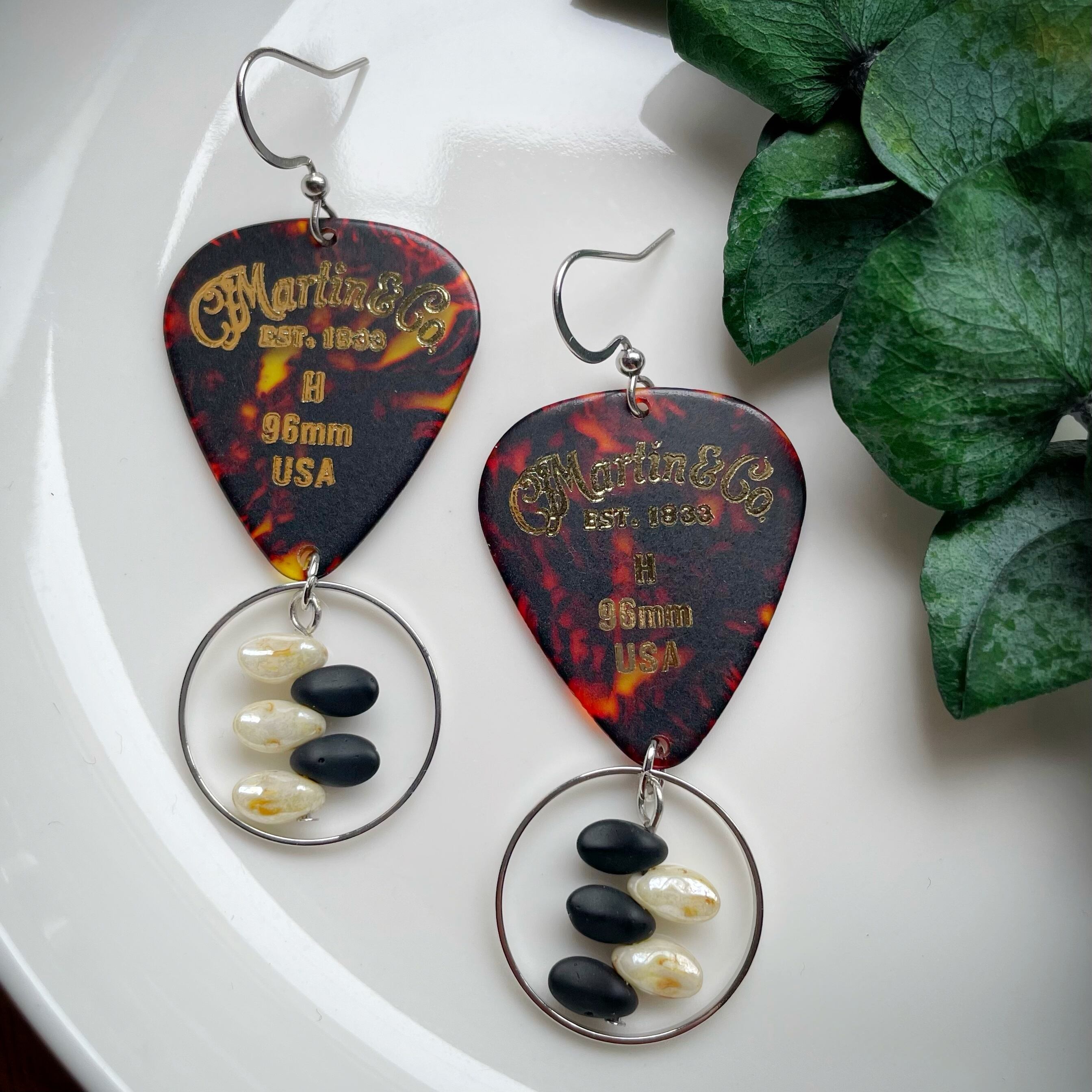 Martinピック フックピアス Shell べっ甲カラー | QUESERA pierce