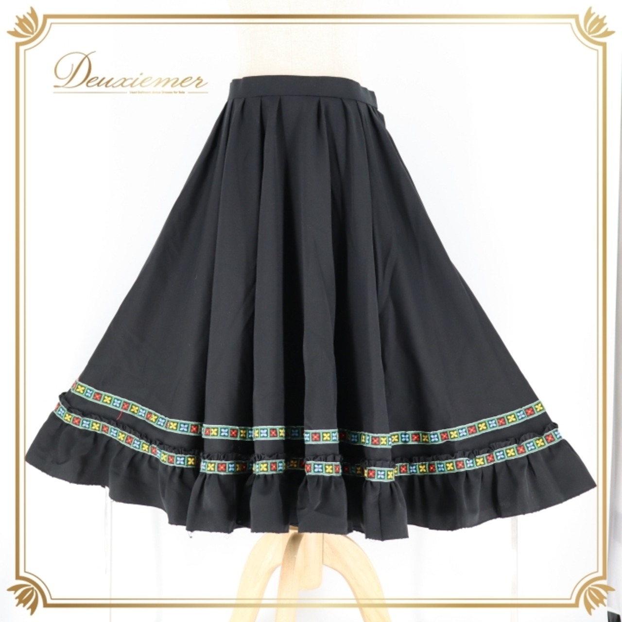 フォークダンス 衣装 スカート ブラック系 刺繍 花 黒 緑 青 赤 黄 チロリアン チロルスカート カントリー ボリューム ダンス衣装 イベント かわいい グリーン系 ブルー系 レッド系 イエロー系