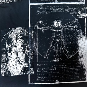UNFINISHED ダヴィンチ図面Tシャツ24065