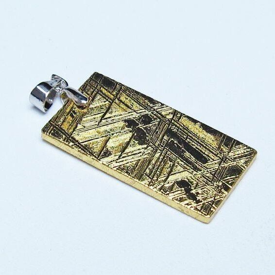 ギベオン ペンダント 隕石 メテオライト ゴールド 一点物 おまかせ便 112-13557