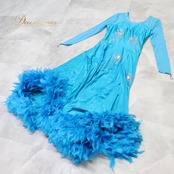 社交ダンス 衣装 スタンダードドレス ワンピース ドレス ブルー系 青 水色 ファー 羽 デモ 競技 発表会 パーティ 伸縮 ダンスドレス エレガント 長袖 軽やか ダンス衣装 イベント 舞台衣装 衣装用ドレス コスチューム レディース