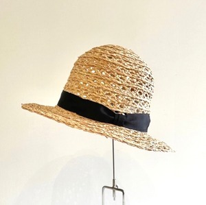 G120061《cableami》Raffia Open Weave BRAID OPEN CROWN HAT