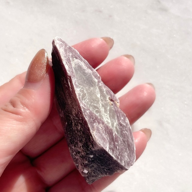 【超レア】【超美石】レピドライト（真ん中はゴールデンレピドライト）　原石　1122