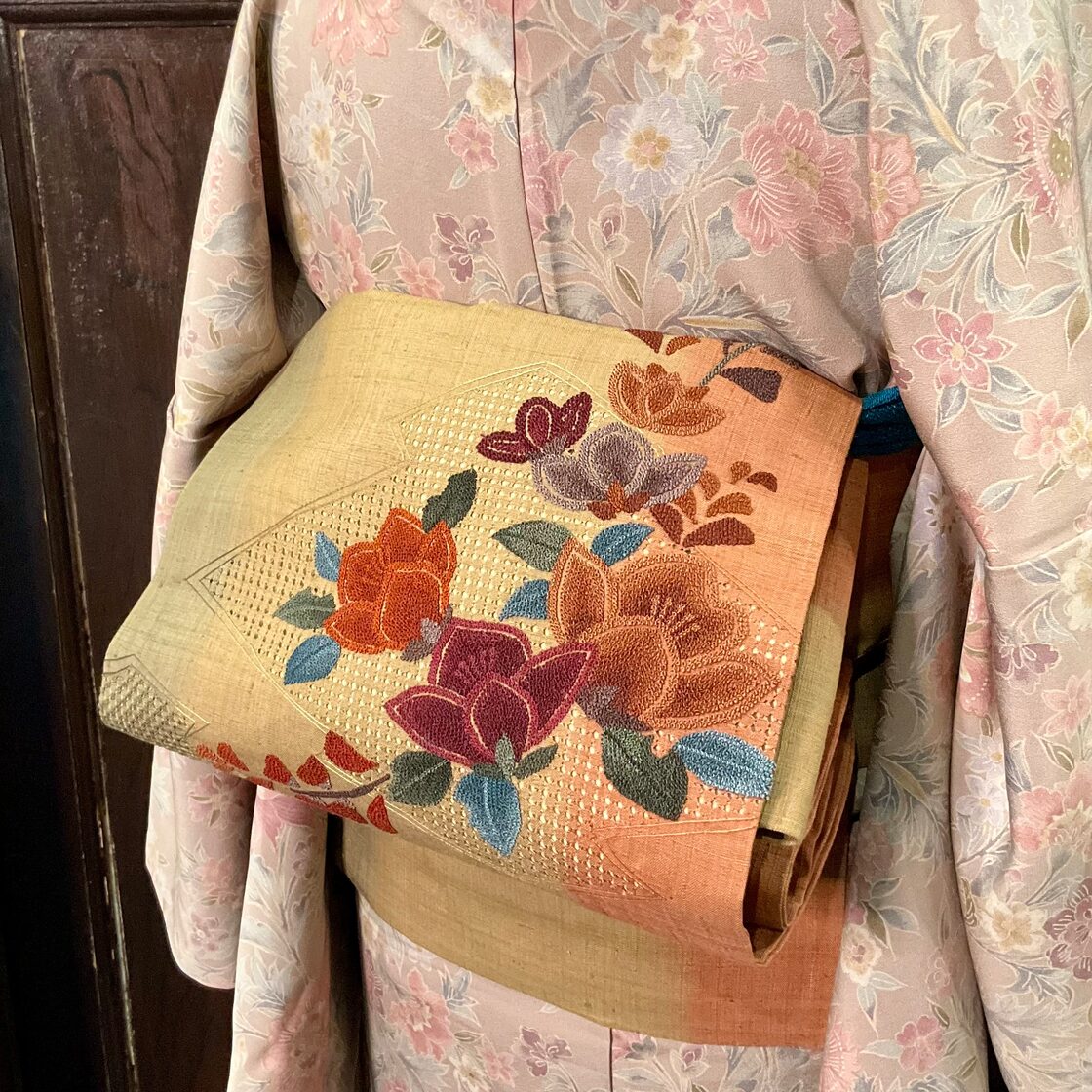 刺繍の絵画＊相良刺繍 スワトウ刺繍 汕頭刺繍 リサイクル名古屋帯 A554 