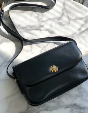 CELINE　セリーヌ　トリオンフ　ターンロック　レザー　クロスボディ　ショルダーバッグ　ブラック　vintage　ヴィンテージ　オールドセリーヌ　pcmwku