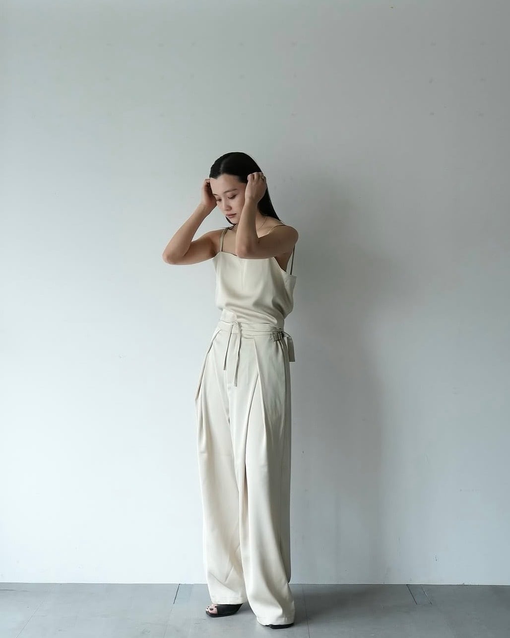 back cross satin camisole | quūi