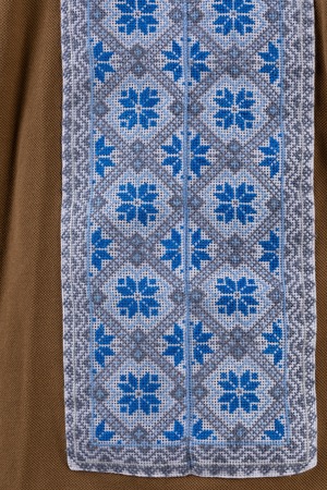 【男女兼用モデル】ウクライナ手刺繍ヴィシヴァンカ　半袖　フリーサイズ