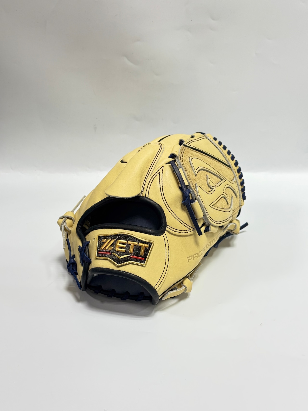 ZETT PROSTATUSーゼットプロステイタス michii supreme order 硬式グローブ ゼットミチイオリジナルグラブ 右投げ用 611型 (岩崎優選手モデル) パステルブラウン×ナイトブラック・画像2