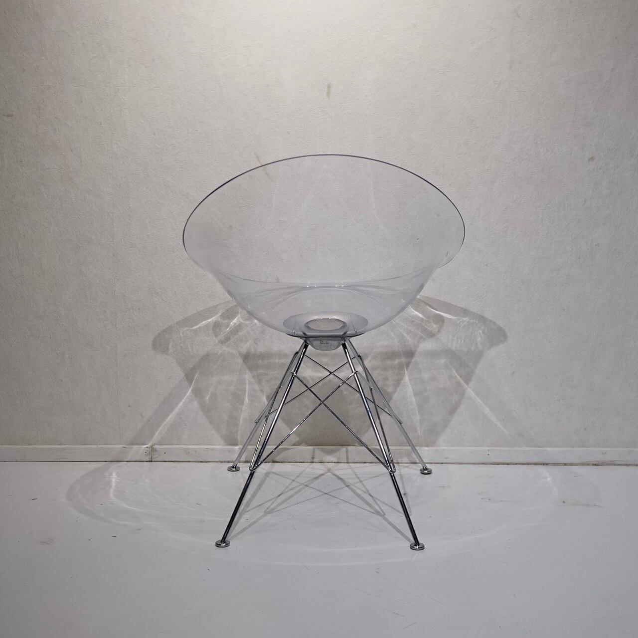 ◯カルテル エロエスチェア ホワイト 白 1人用 エロエス 1本脚 回転式