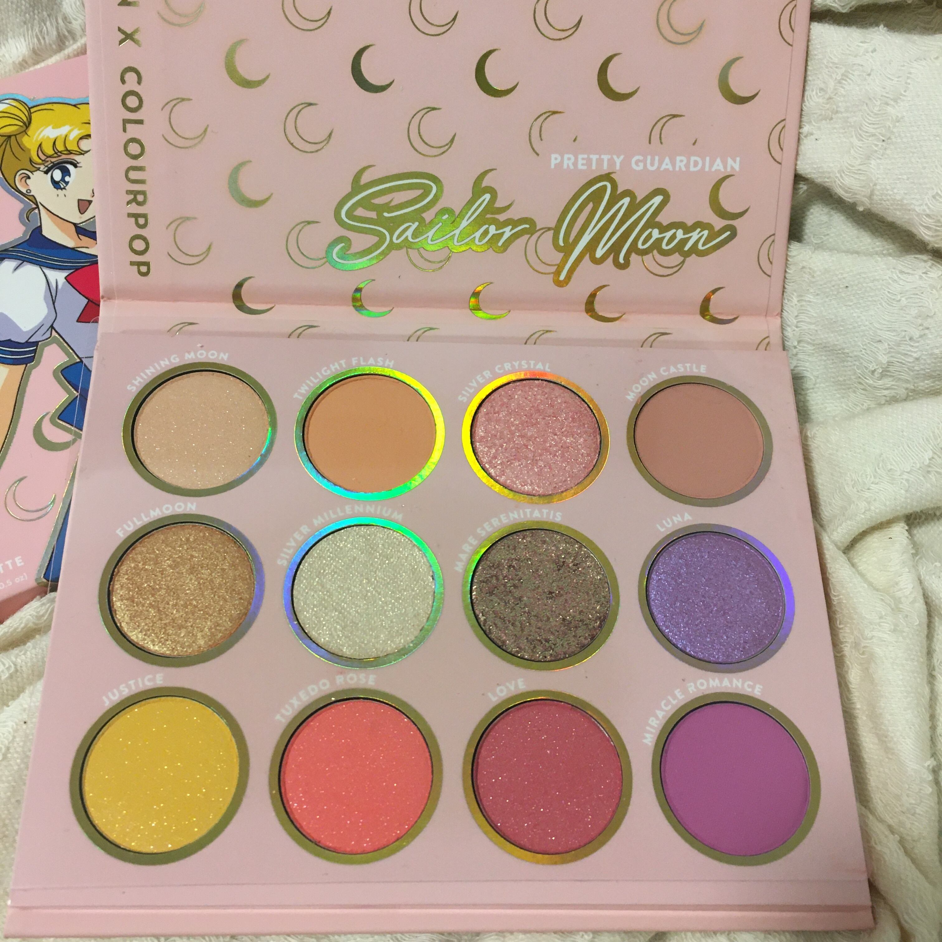 LAブランド セーラームーンコラボ アイシャドウ パレット | Viviana