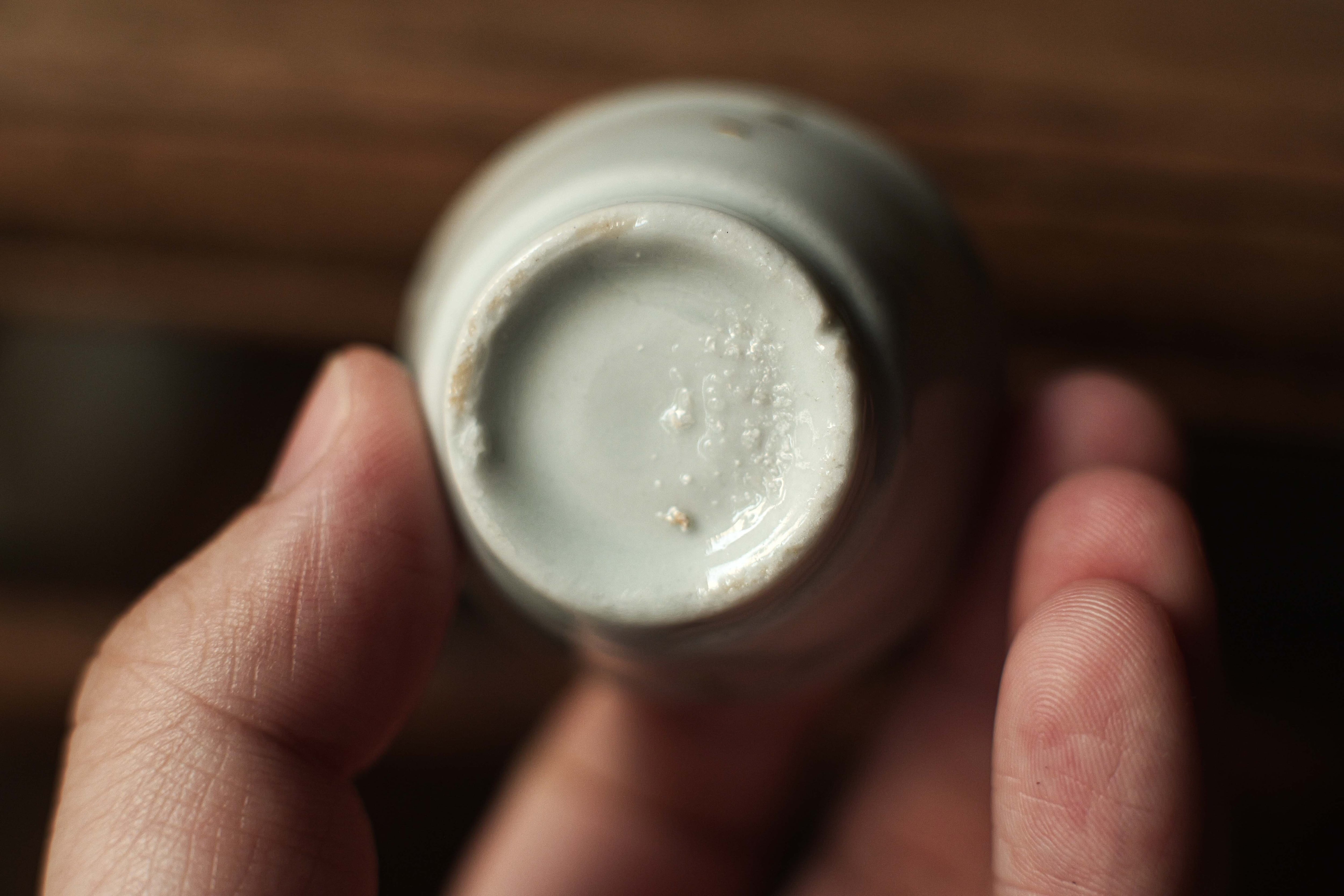 明代 徳化白磁茶杯<馬蹄杯>・鎹×金継ぎ入（満水約24cc・約1368-1644年