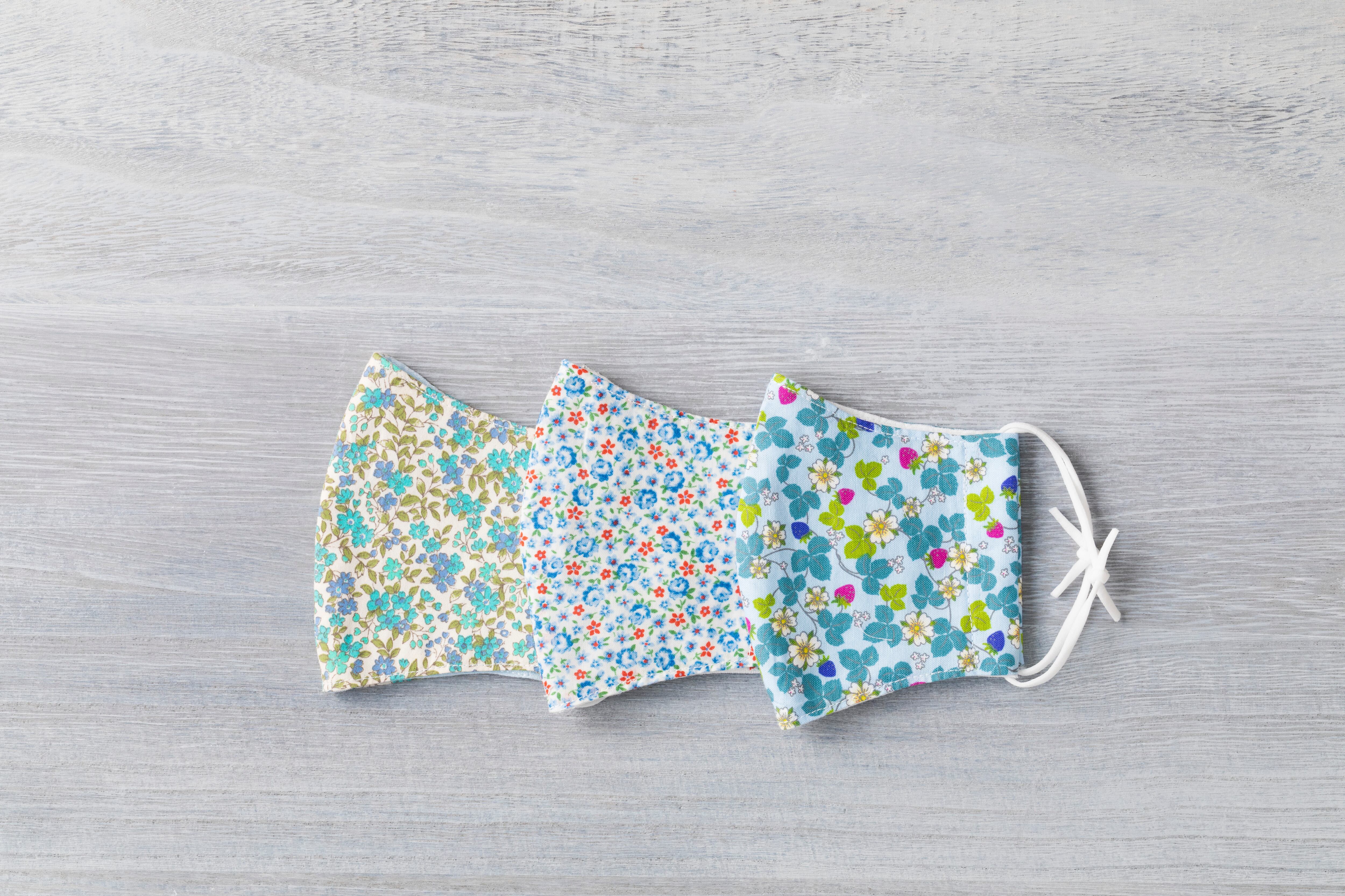 子ども用マスク(3枚セット) 花柄2種&いちご柄