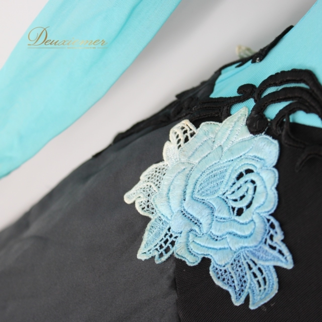 社交ダンス 衣装 スタンダード ドレス ワンピース パーティ衣装 ブラック系 ライトブルー系 in the MOOD イン・ザ・ムード 花柄 薔薇 バラ ドレス Mサイズ 120cm 伸縮性 ポリエステル ナイロン おしゃれ シック パーティー コスチューム 演技用 フラワー カジュアル フェミニン 着やすい トレンド