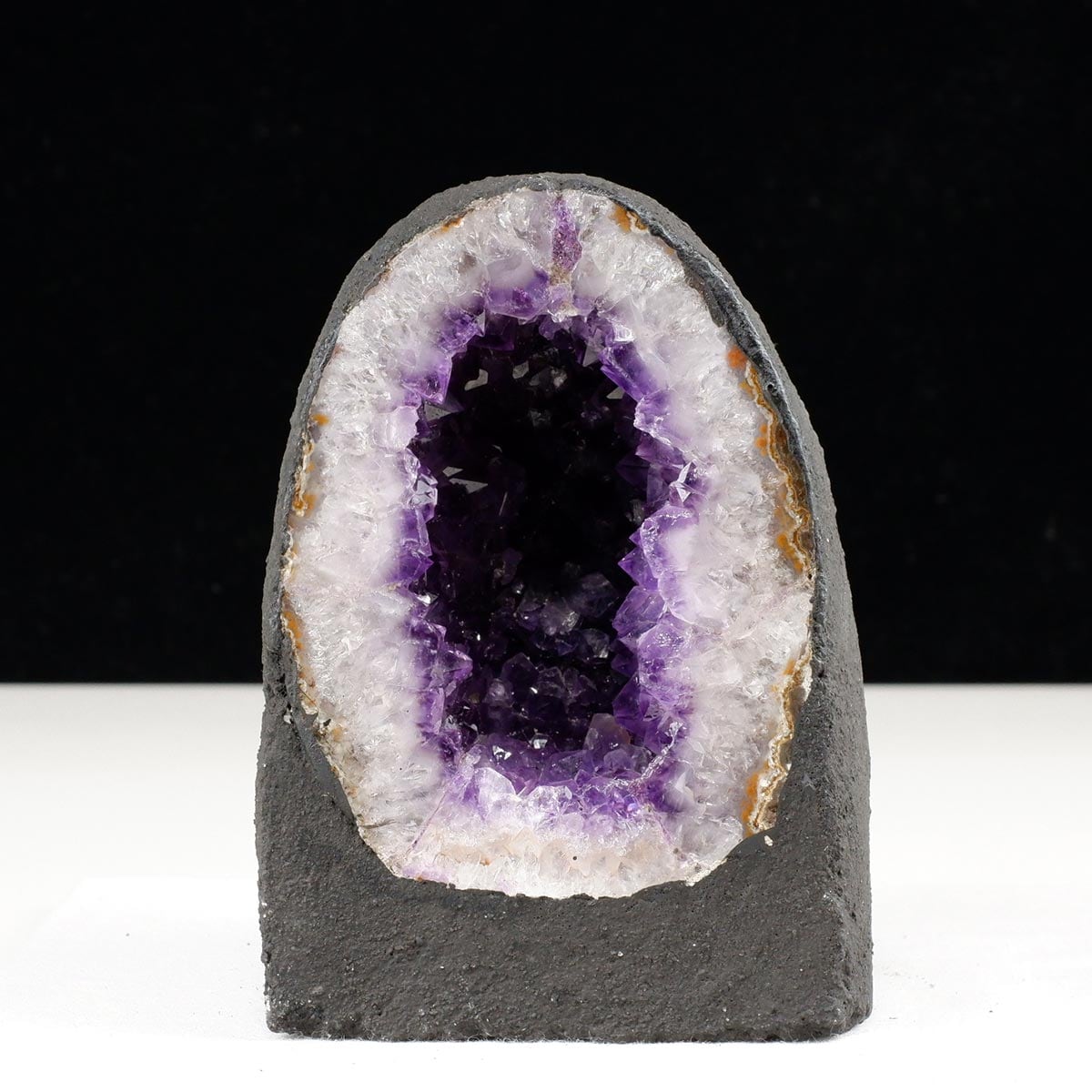 1.6Kg アメジストドーム ウルグアイ産 アメジスト ドーム ジオード 原石 置物 カペーラ 一点物 174-2261
