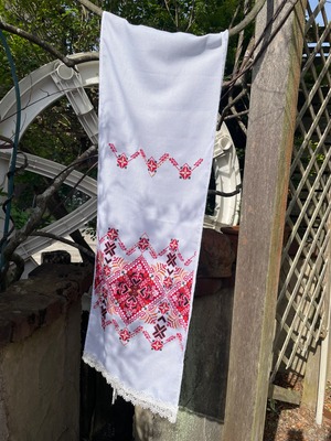 ウクライナ伝統手刺繍祭具タオル「ルシニク」