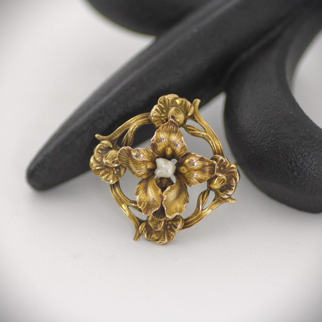 Art-Nouveau Pearl Gold Flower Brooch   　アール・ヌーヴォー　パール＆ゴールド　フラワーブローチ