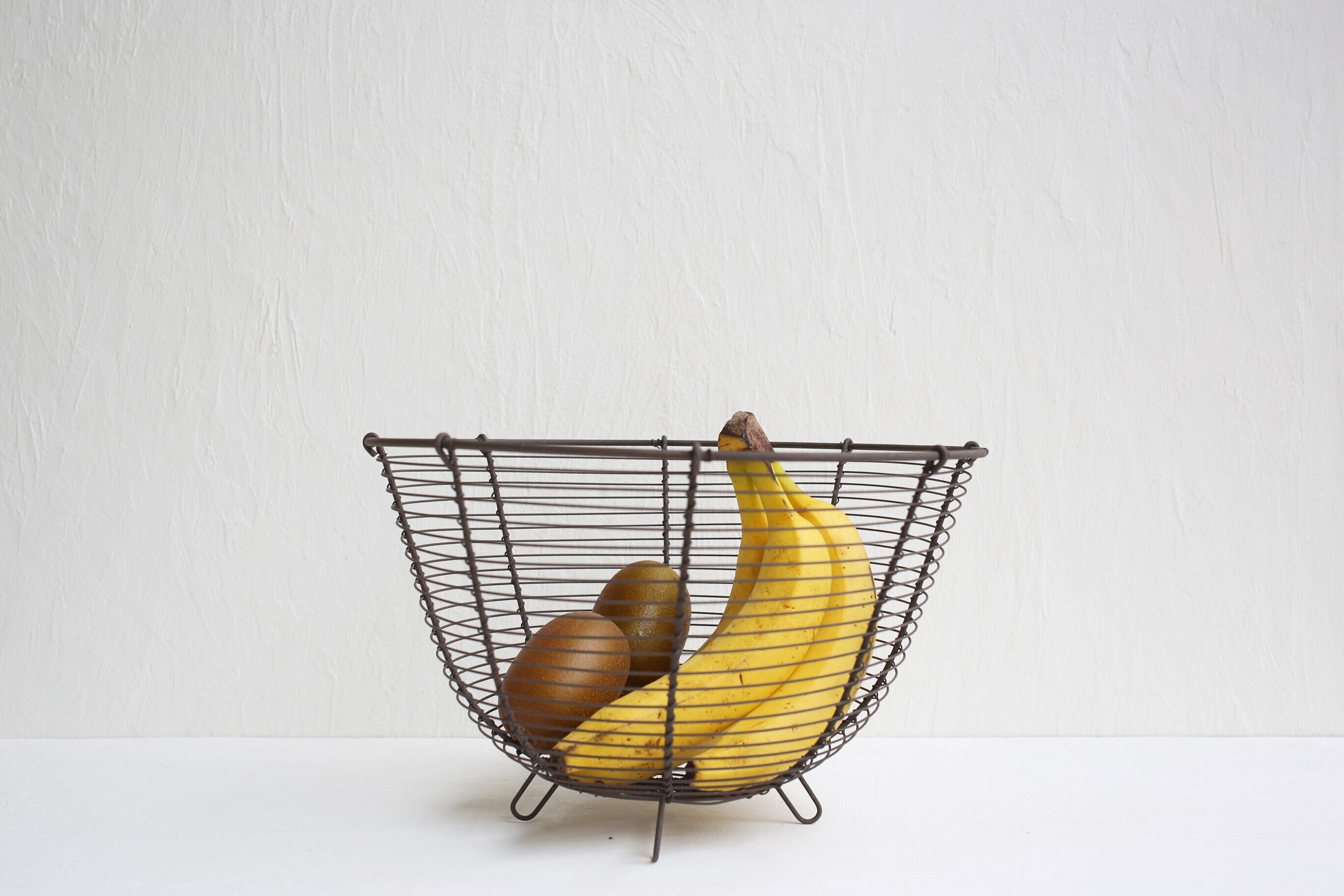 フランス アンティーク ヴィンテージ ワイヤーバスケット 脚付きパニエ 水切り N-03848