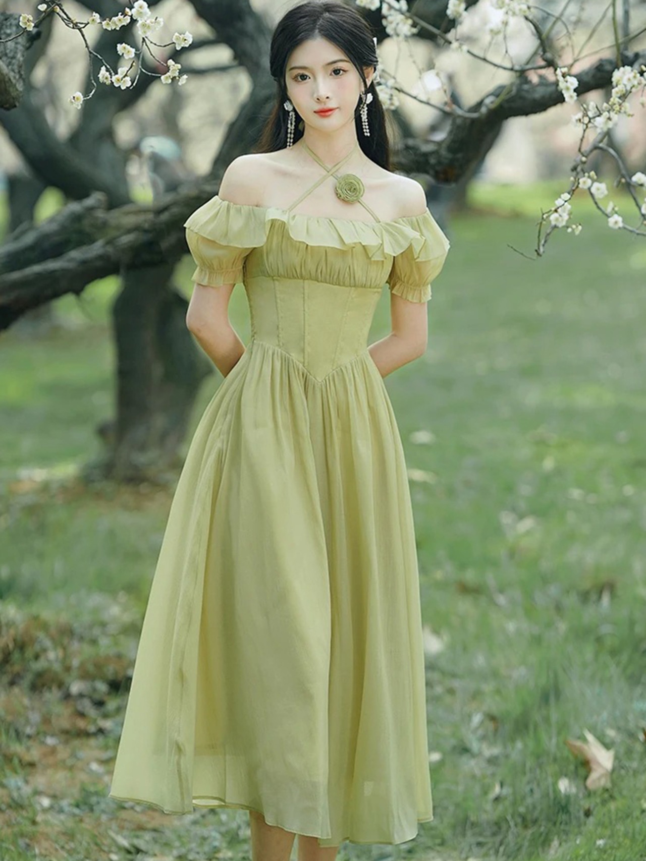 【0010】Off Shoulder Cross Neck Short Sleeve Dress