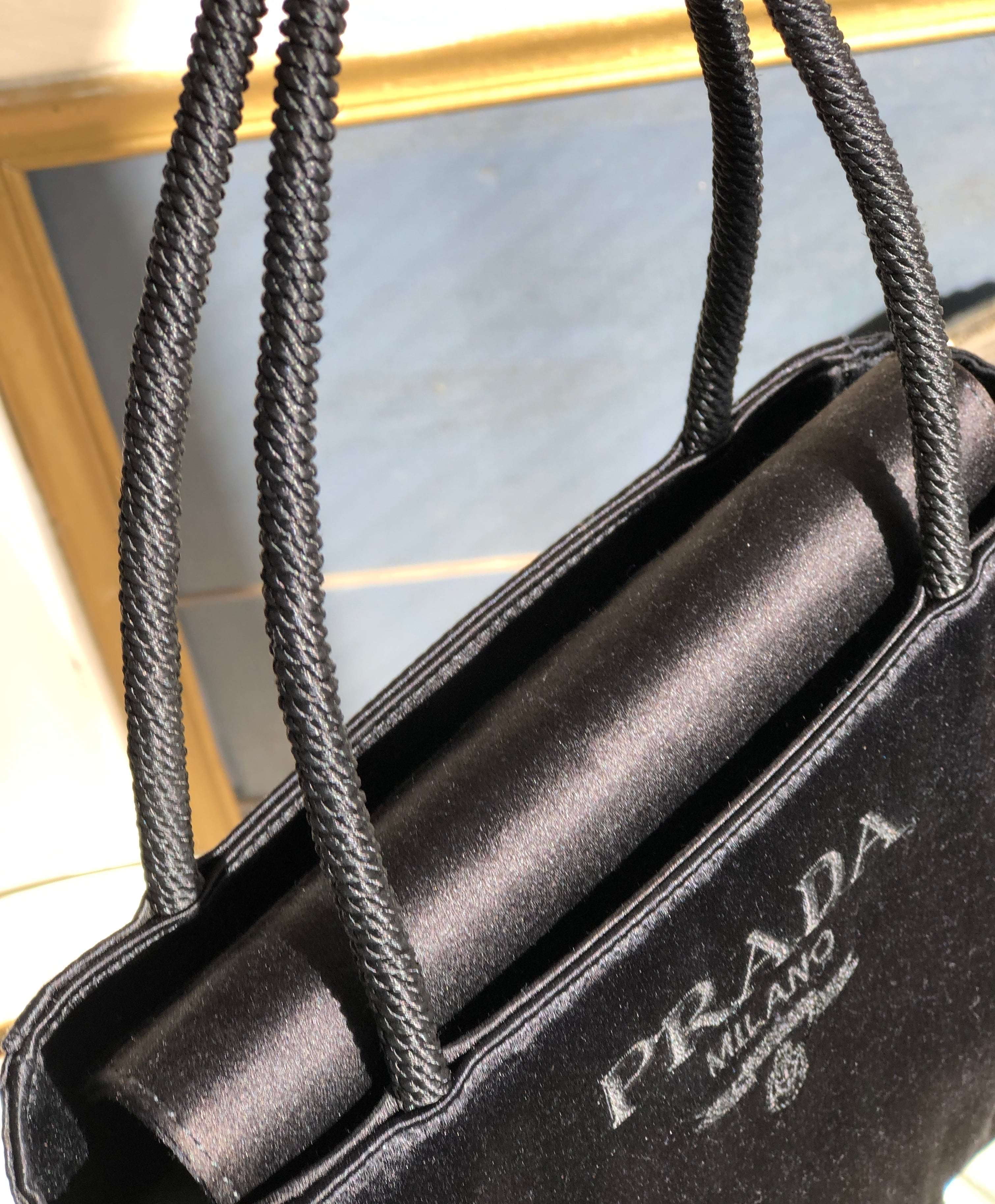 PRADA プラダ ロゴ刺繍 サテン ミニバッグ ハンドバッグ ブラック