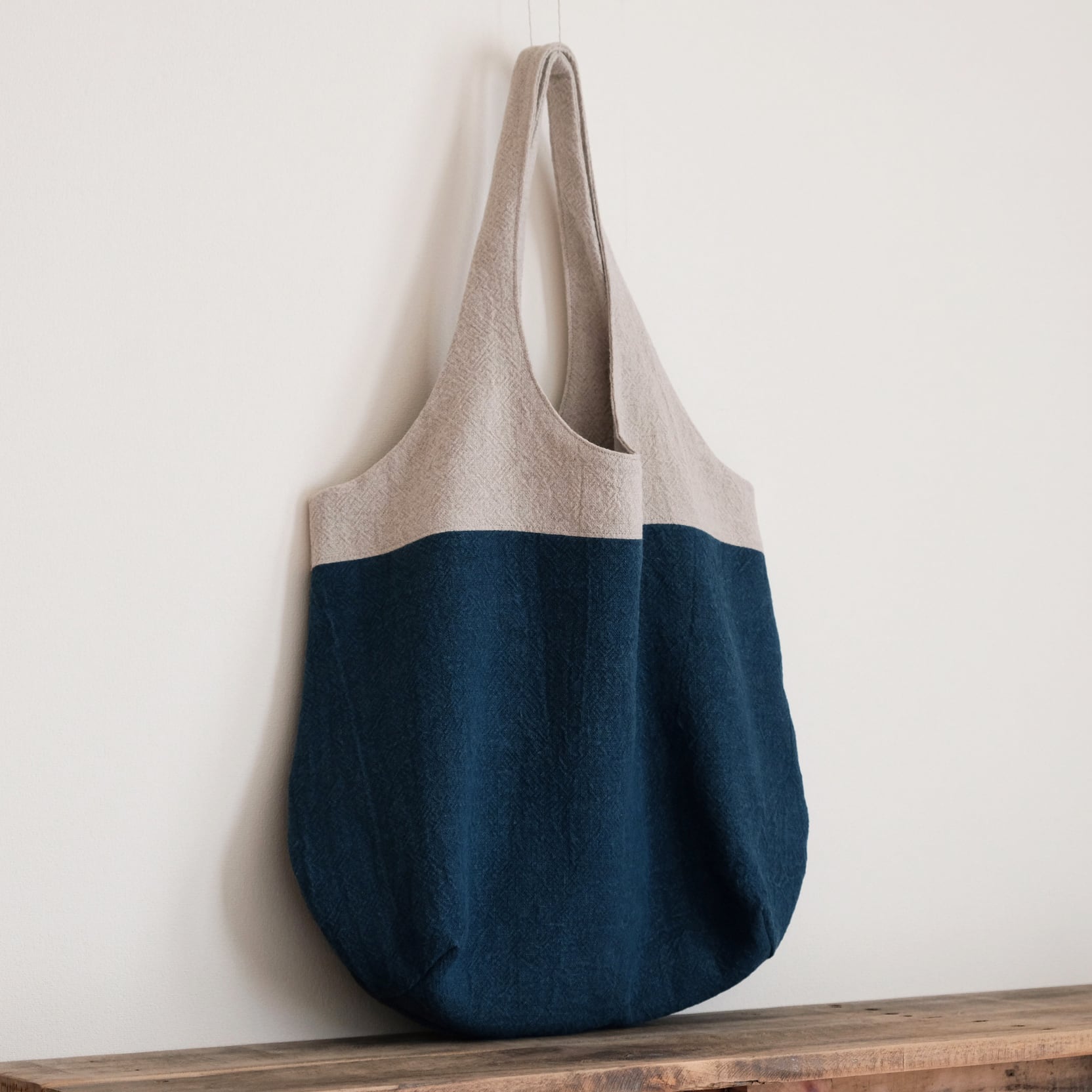 五倍子＋藍 染め 〉草木染めの丸いトートバッグ | とてちて