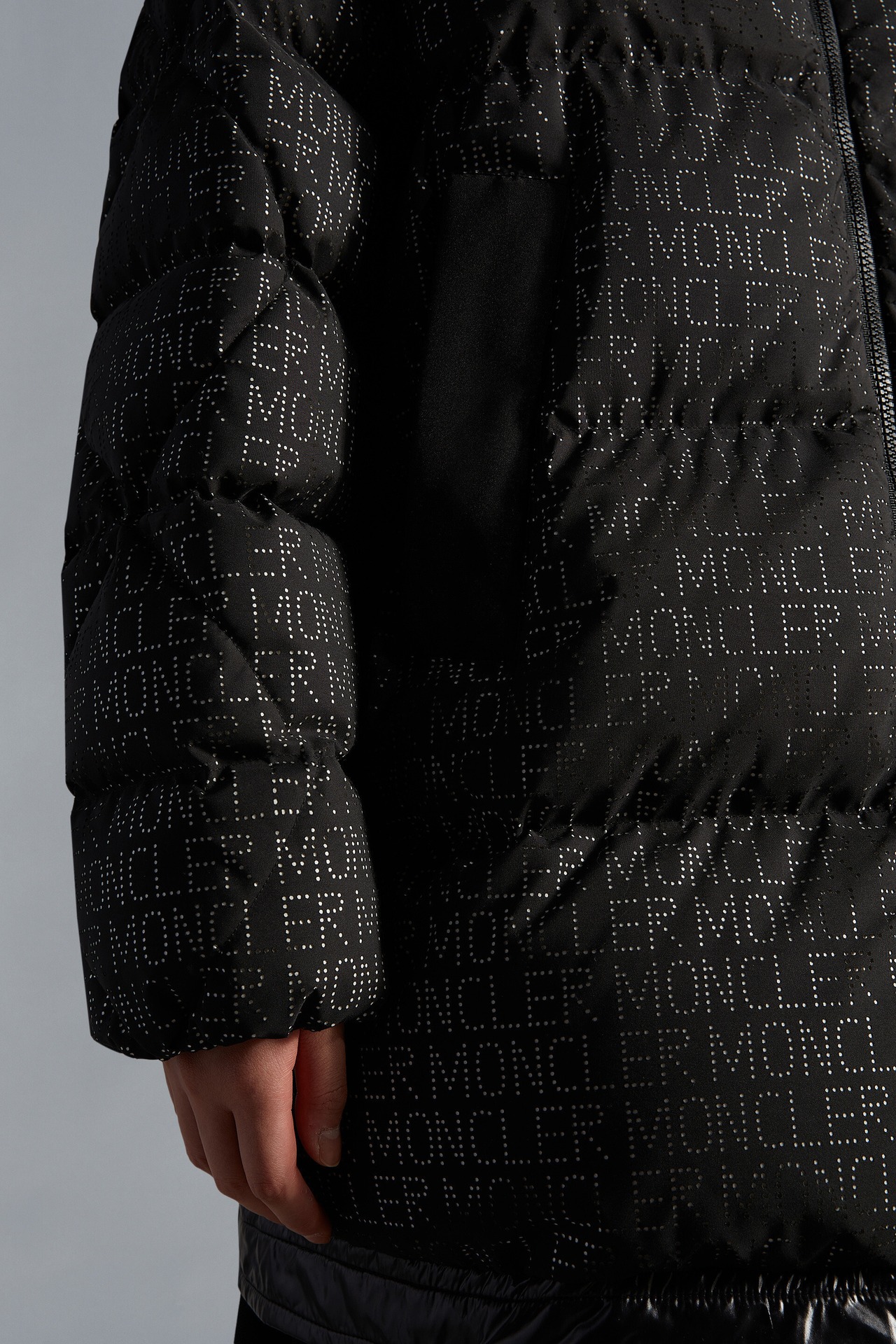 MONCLER  GRANDVAL GIUBBOTTO  　2サイズ