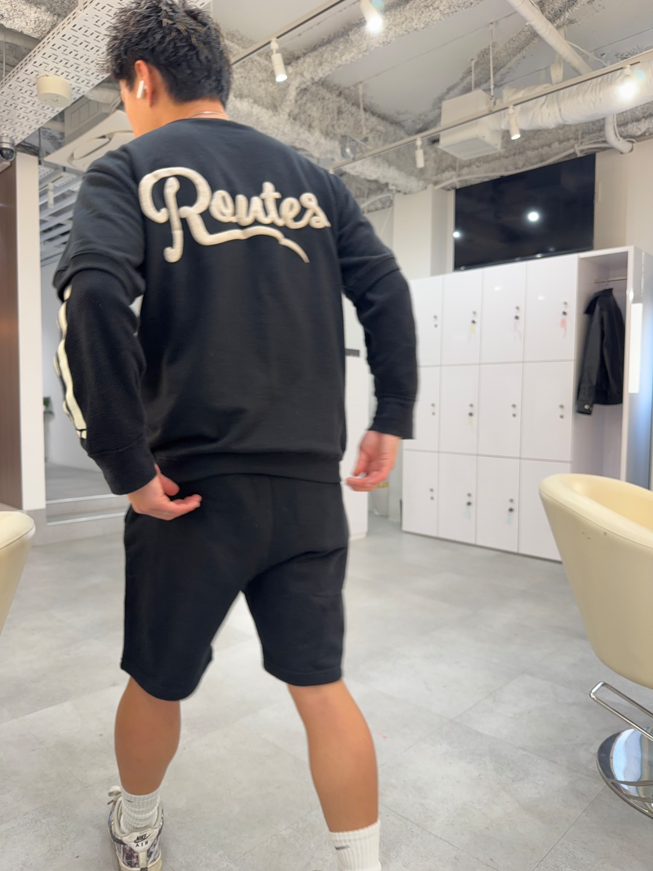 ROUTES LOGO SWEAT TEE / BLACK