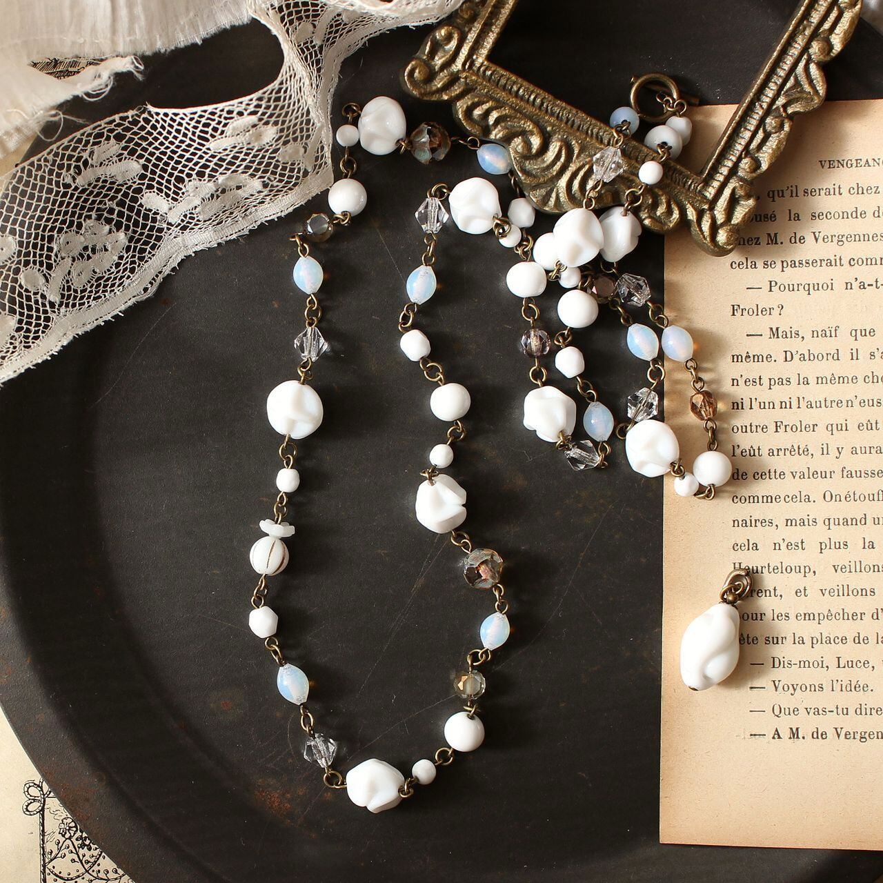 ミリアムハスケルの ヴィンテージ・ミルクガラス チョークホワイト