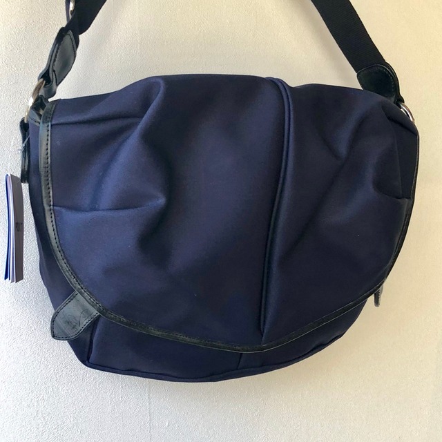 ポキット ポーチャーバッグ M 品薄