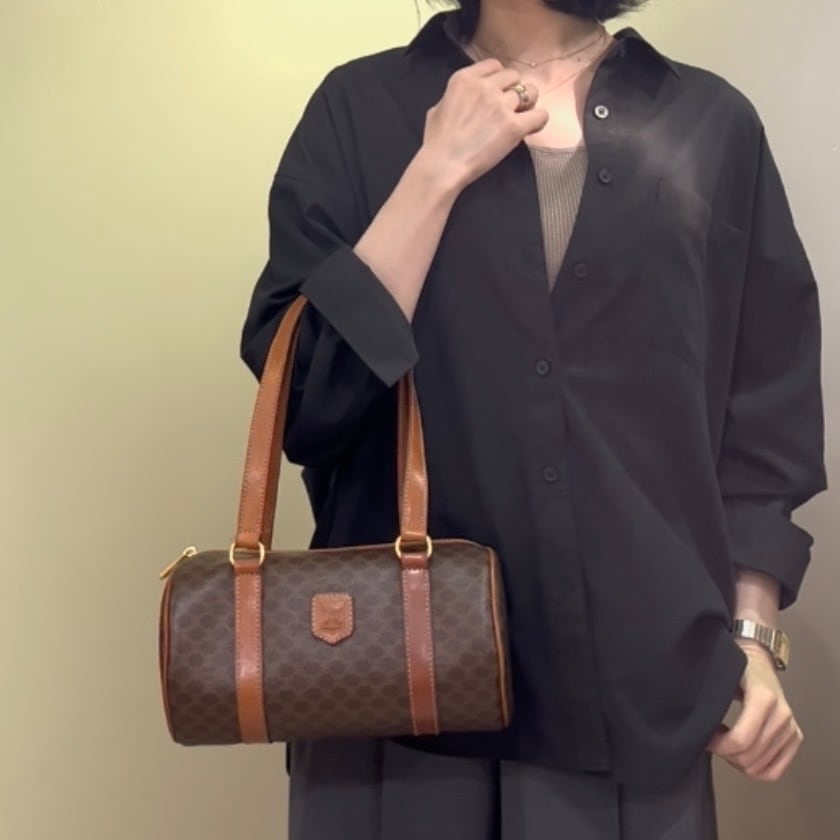 【未使用】CELINE羽毛肩当て2着セット（茶色・ワイン色） CELINE セリーヌ 西川産業 マカダム柄 羽毛肩当て ピンク 未使用箱入り
