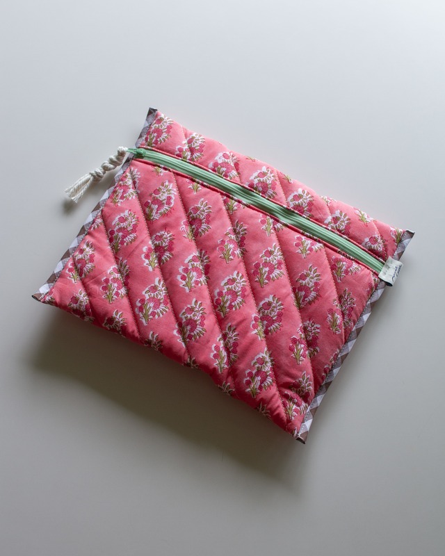 Block quilt Tablet Sleeve.　<Still Warm>