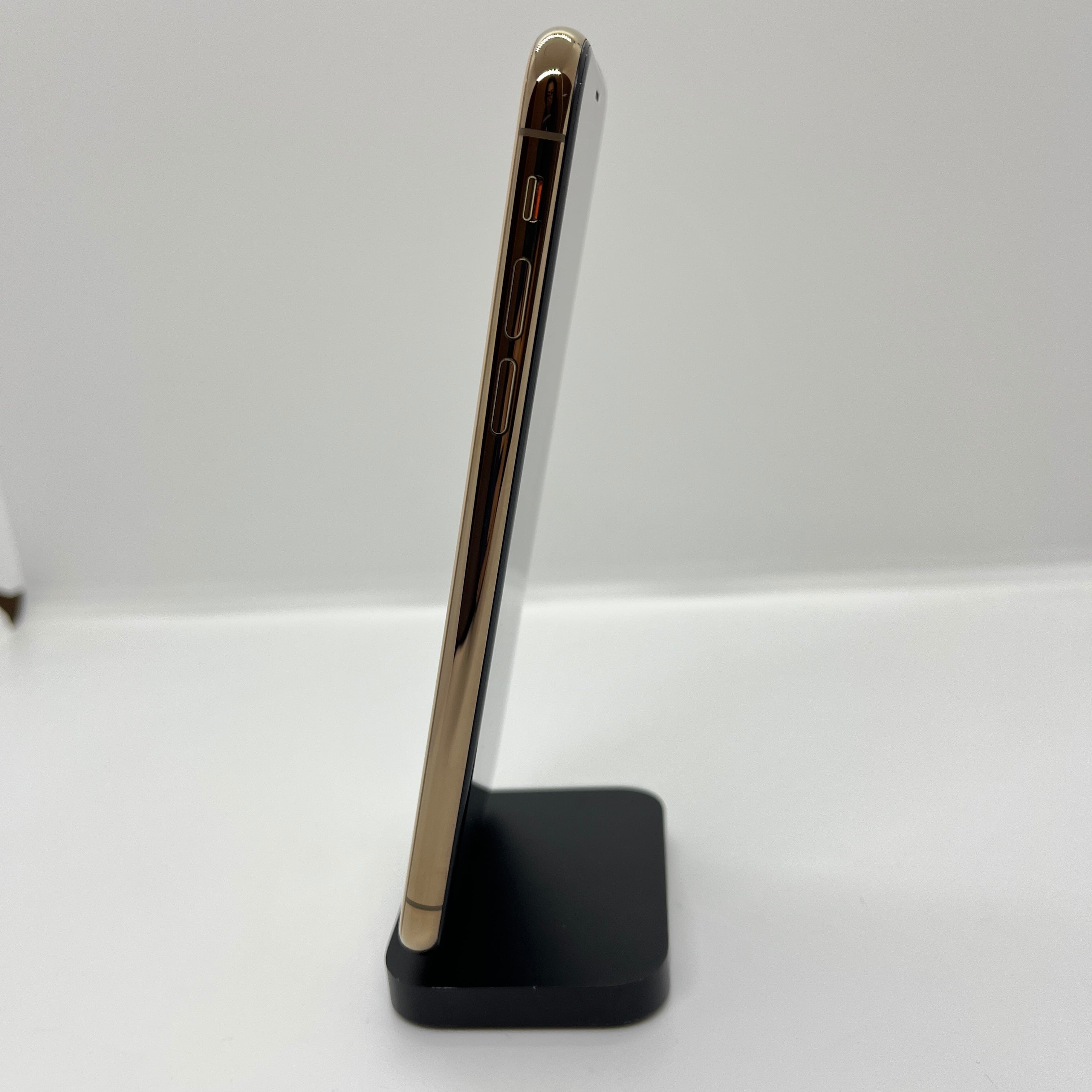 バッテリー最大容量100％】iPhoneXs 256GB ゴールド【SIMロック解除