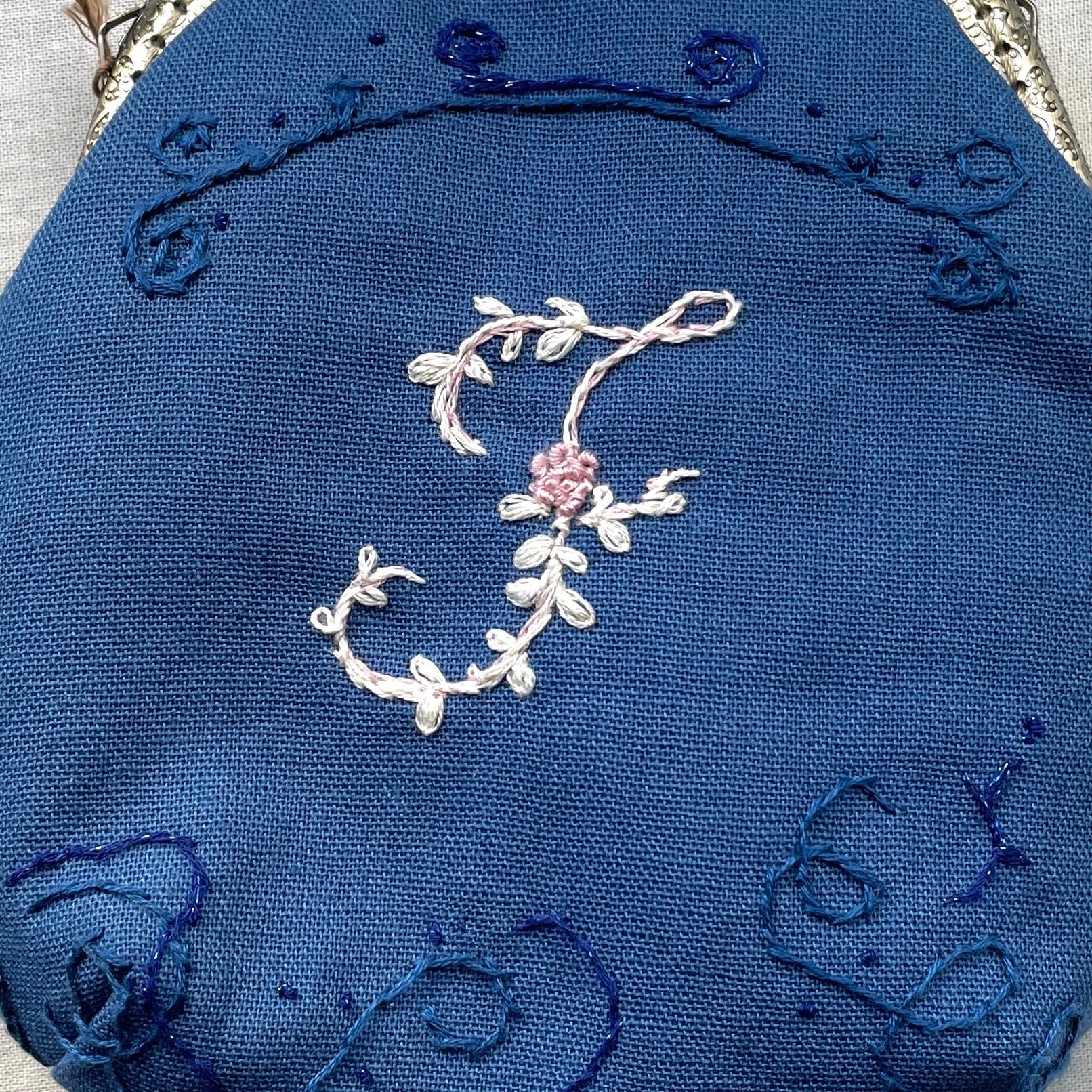 刺繍がま口＜フラット大＞ | Atelier Fucca アトリエ福花
