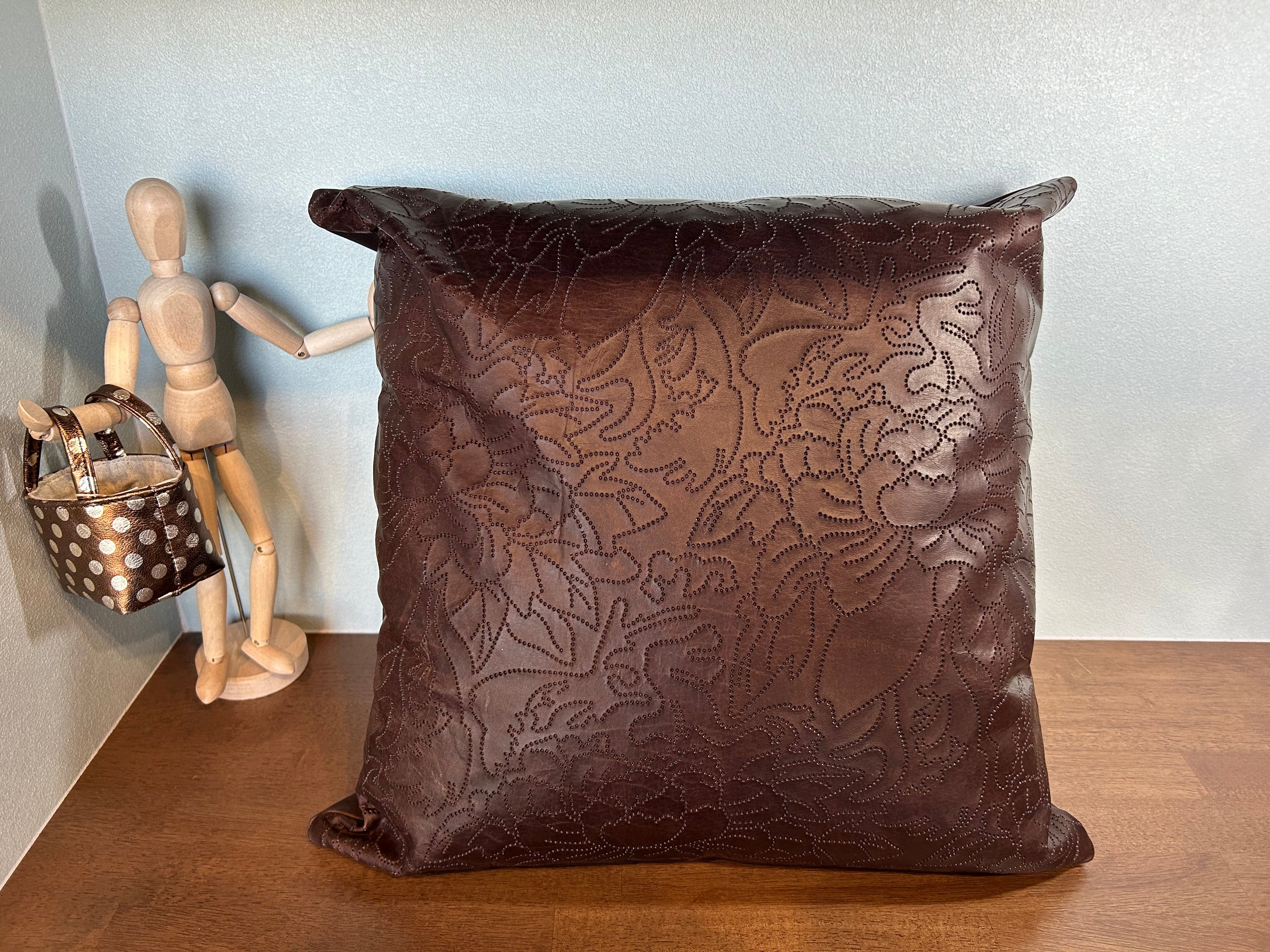 クッション①（ブラック×ハラコ水玉） | 革の店シェリス