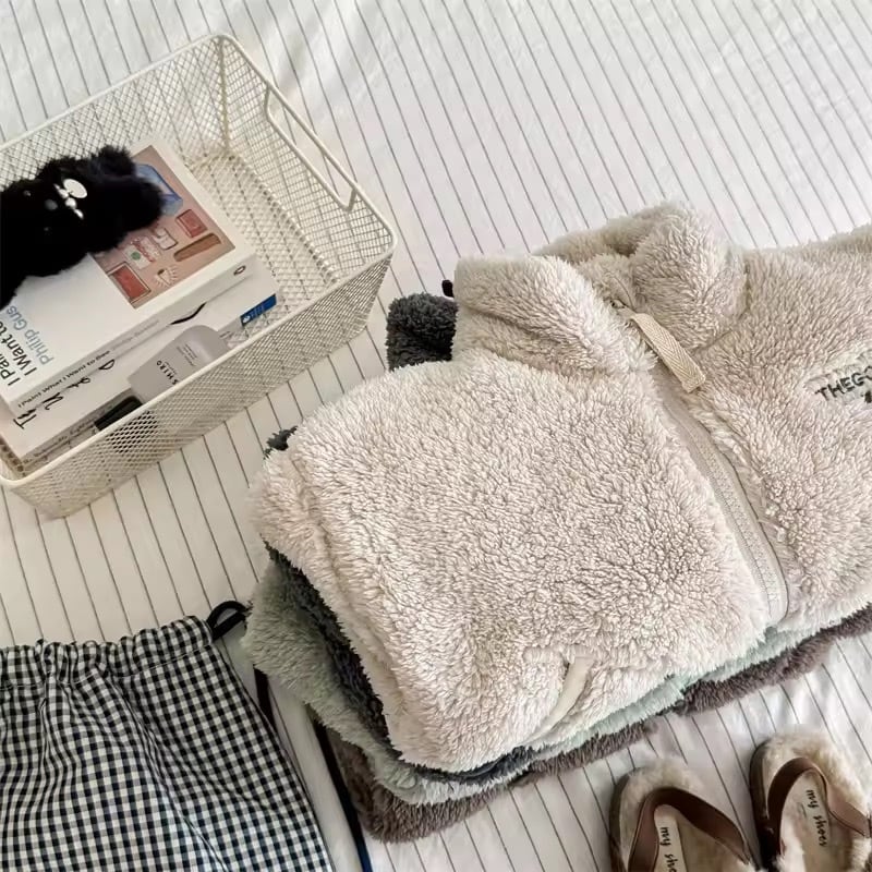 GO.U刺繍ファージャケット