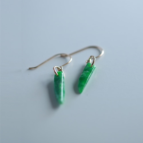 シンプルながらも個性が光る翡翠ピアス!K10YG A貨翡翠 jd_mm1109_B シンプルながらも個性が光る翡翠ピアス!K10YG A貨翡翠 jd_mm1109_B
