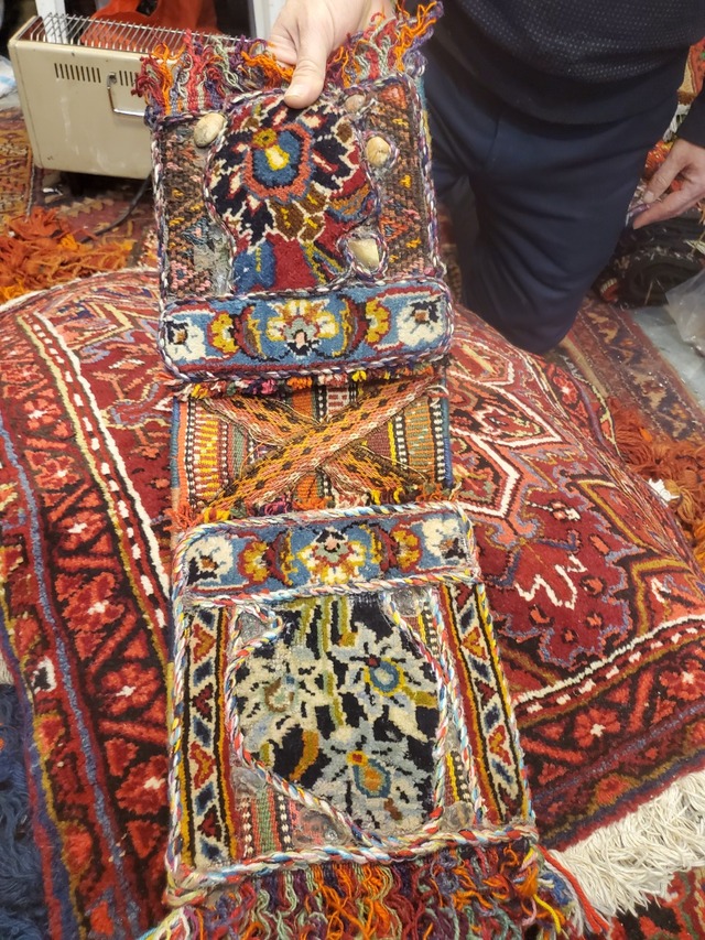 絨毯クエスト50【No.28】Horzin small ※現在、こちらの商品はイランに置いてあります。ご希望の方は先ずは在庫のご確認をお願いします。