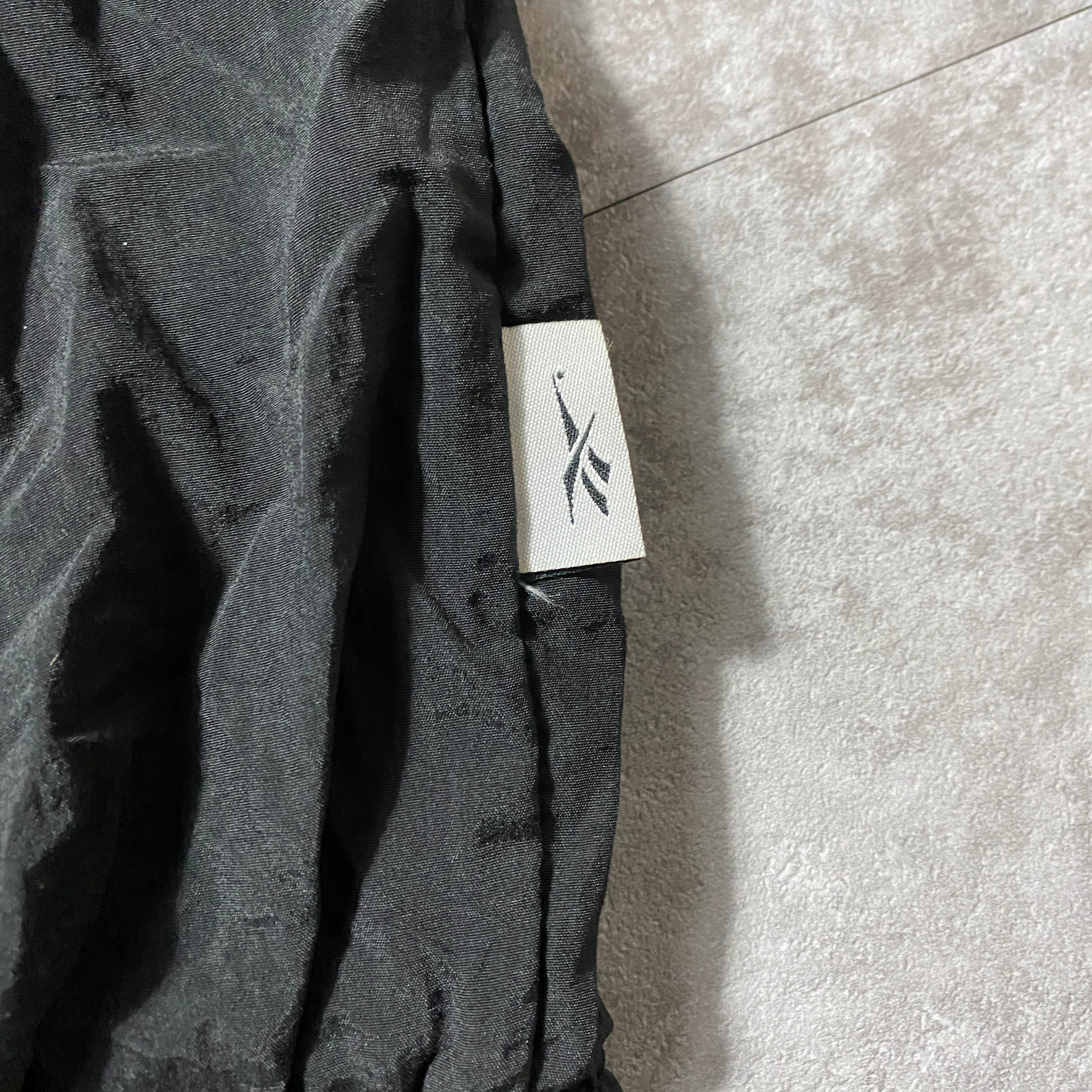 90's Reebok リーボック 刺繍ベクターロゴ アームロゴ 90's Reebok リーボック 刺繍ベクターロゴ アームロゴ