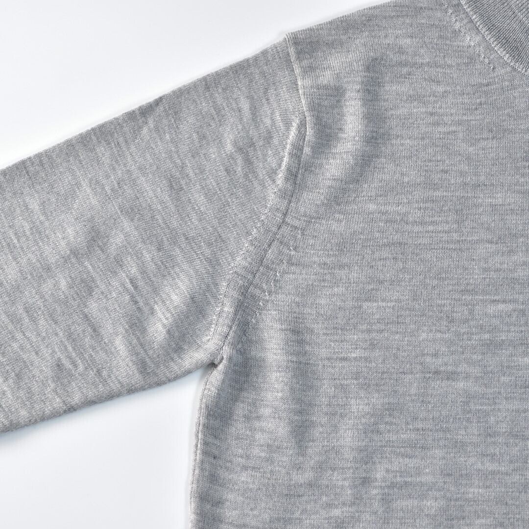 mooncastle ムーンキャッスル ウールモックネックセーター・ライトグレイ 色違いやリピートでご購入いただいています!