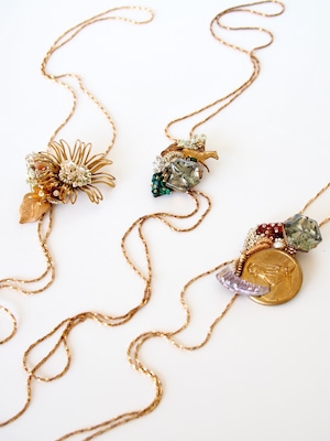 " Lily loop tie  collage  necklace "【 Le jardin secret 】