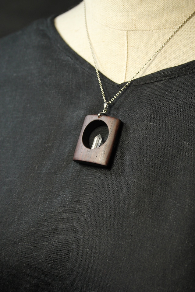 【112】宮崎クリスタル ローズウッドペンダント