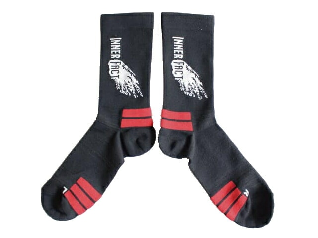 【inner-fact】 Feather Weight Socks Middle (Crew)(Black x Red)